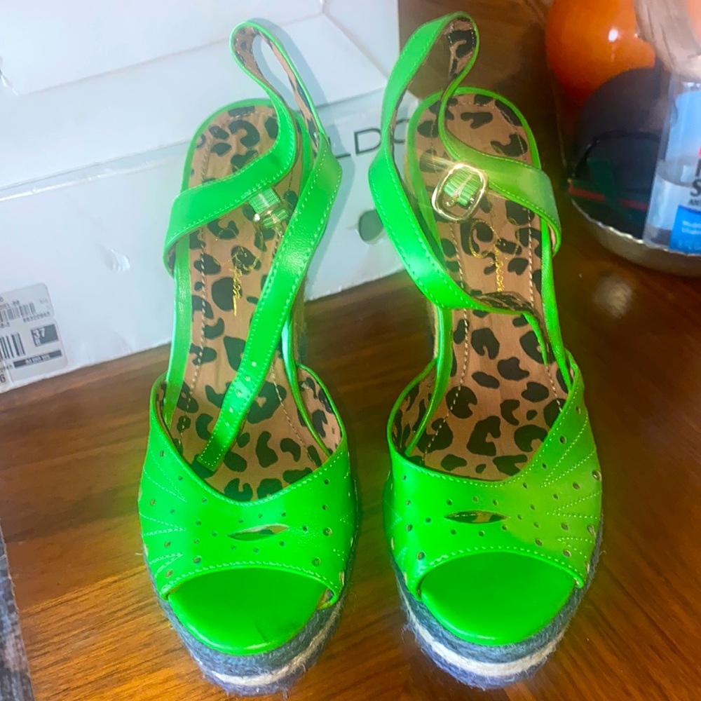 Wedge summer heel